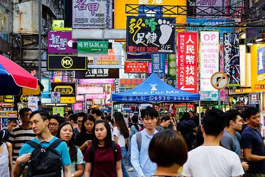 港股火爆 投资者“打飞的”赴港开户 究竟是怎么回事？